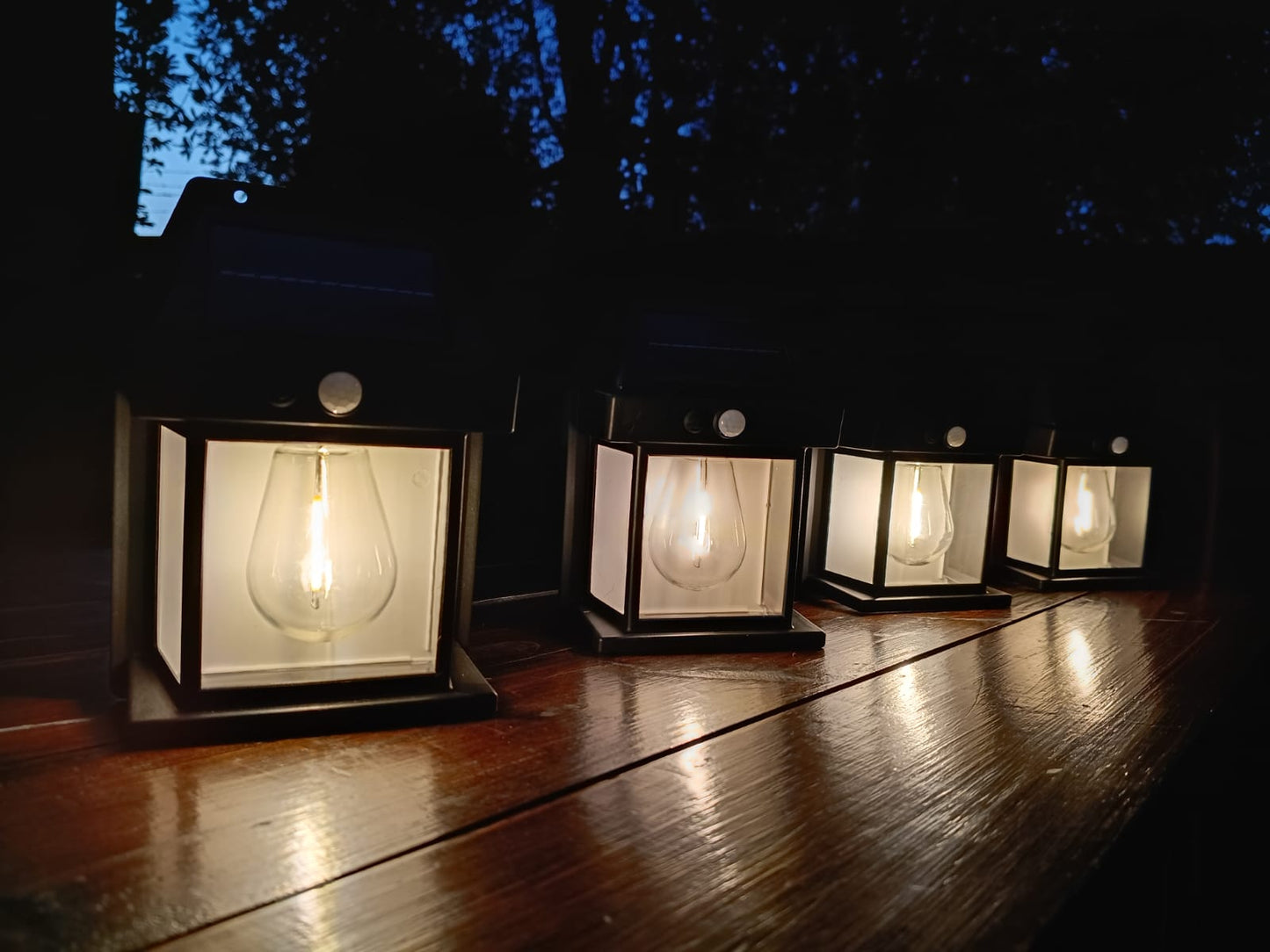 Farol luz led solar. Apto Exterior con sensor de movimiento