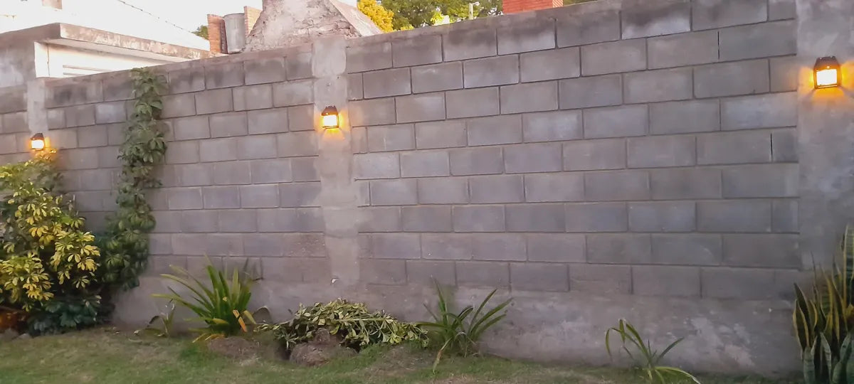 Farol luz led solar. Apto Exterior con sensor de movimiento